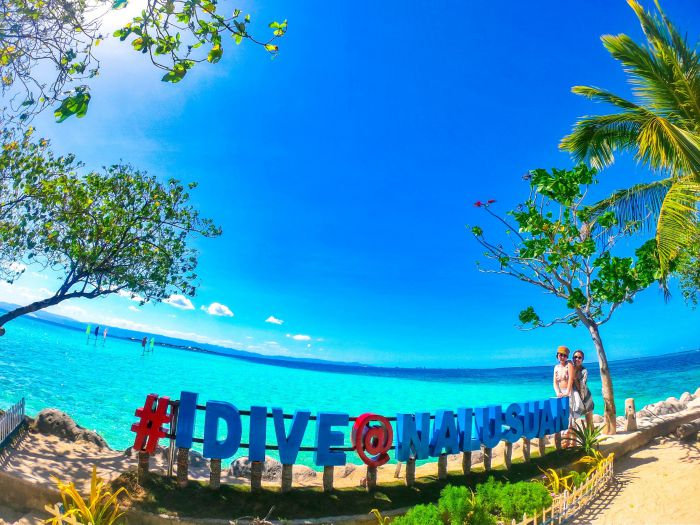 Island hopping to Nalusuan Island