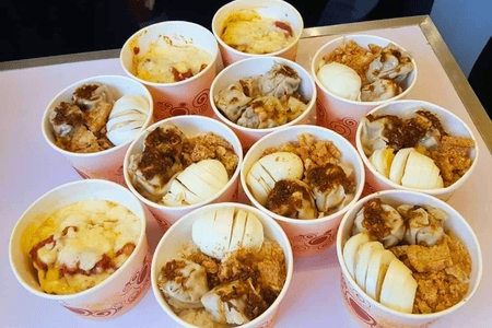 Rice bowls offered by Buldak Station