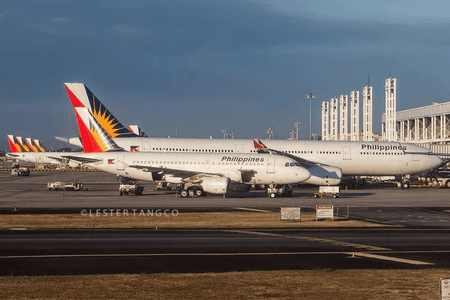 Philippine Airlines big and small aircraft