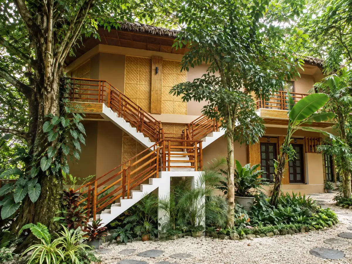 オスロブの宿 AJ's Place Beach Resort の外観(イメージ)|「オスロブ周辺の宿はどんな雰囲気?」に、建物の実際の見た目で答える。